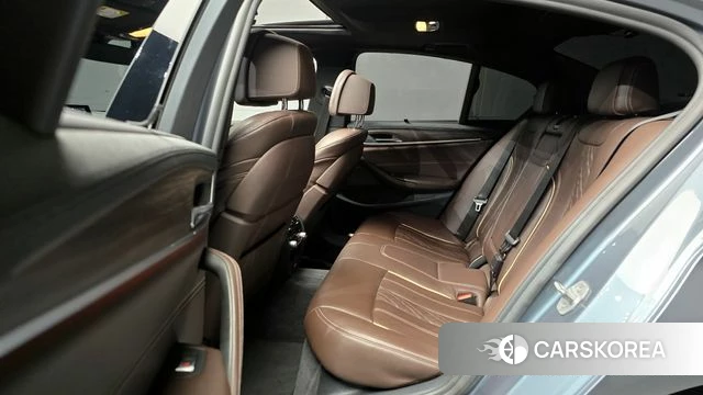 BMW 5 Series (G30) 2020 Серебристо-серый из Кореи, фото 3