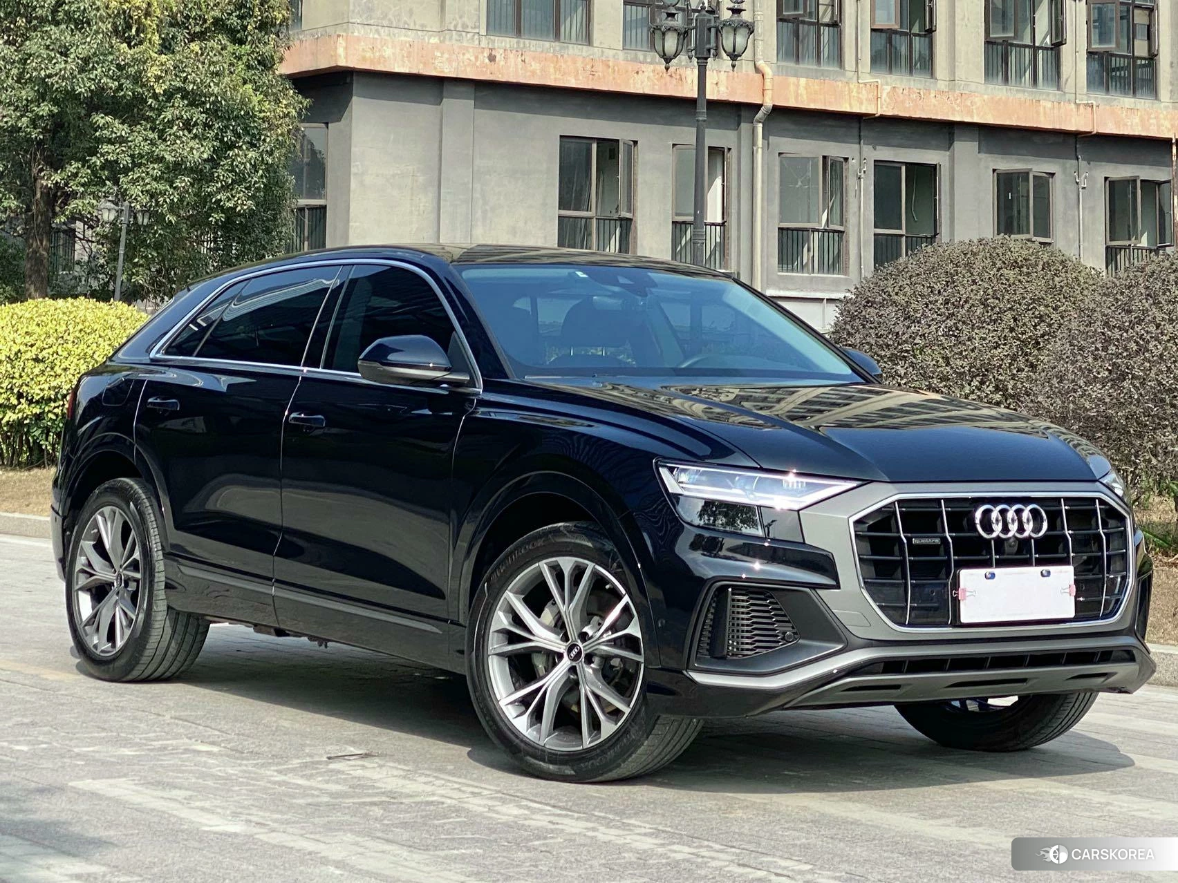 Audi Q8 2020 Черный из Китая, фото 3