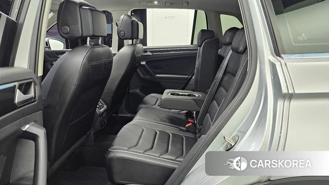 Volkswagen Tiguan second Generation 2021 Серебряный из Кореи, фото 3