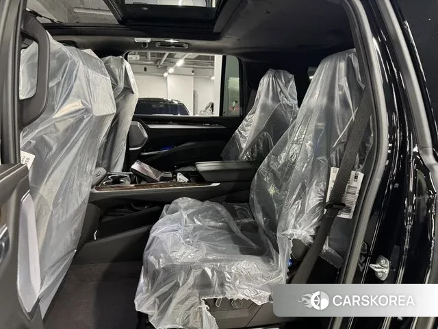Cadillac Escalade 5th Generation 2025 Черный из Кореи, фото 3