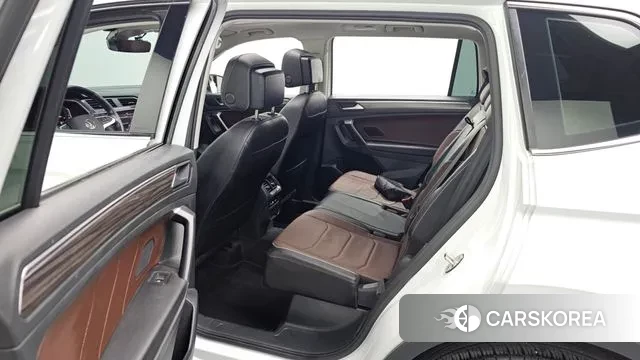 Volkswagen Tiguan Allspace 2022 Белый из Кореи, фото 3