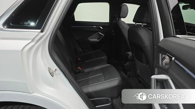 Audi Q3 (F3) 2022 Белый из Кореи, фото 3