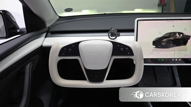 Tesla Model Y 2024 Черный из Кореи, фото 3