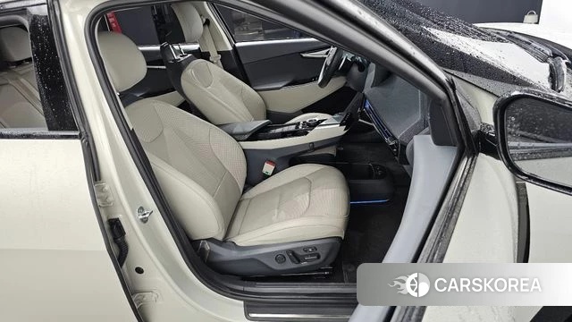 Kia EV6 2021 Жемчужный цвет из Кореи, фото 3