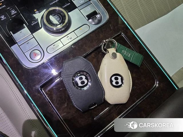 Bentley Flying Spur 3rd Generation 2022 Черный из Кореи, фото 3