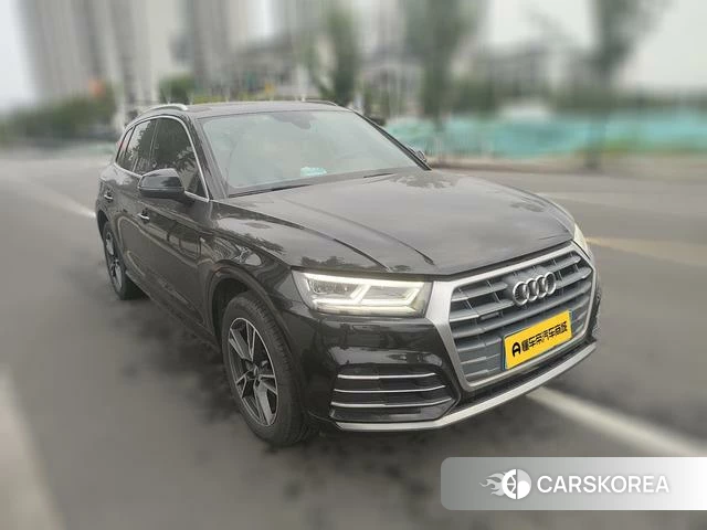 Audi Q5L 2021 Черный из Китая, фото 3