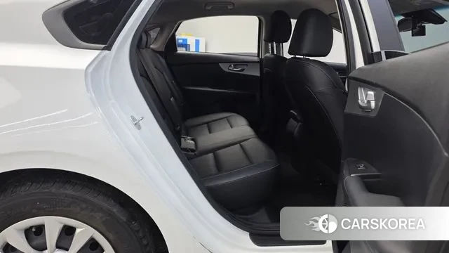 Kia The New K3 2nd generation 2022 Белый из Кореи, фото 3