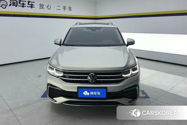 Volkswagen Tiguan L 2022 Темно-серый из Китая, фото 3