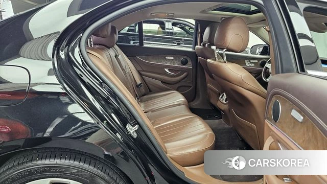 Mercedes-Benz E-Class W213 2018 Черный из Кореи, фото 3