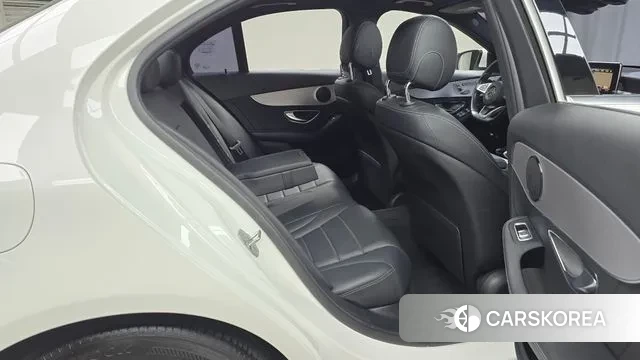 Mercedes-Benz C-Class W205 2018 Белый из Кореи, фото 3