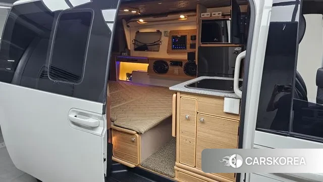 Hyundai Staria 2021 Белый из Кореи, фото 3