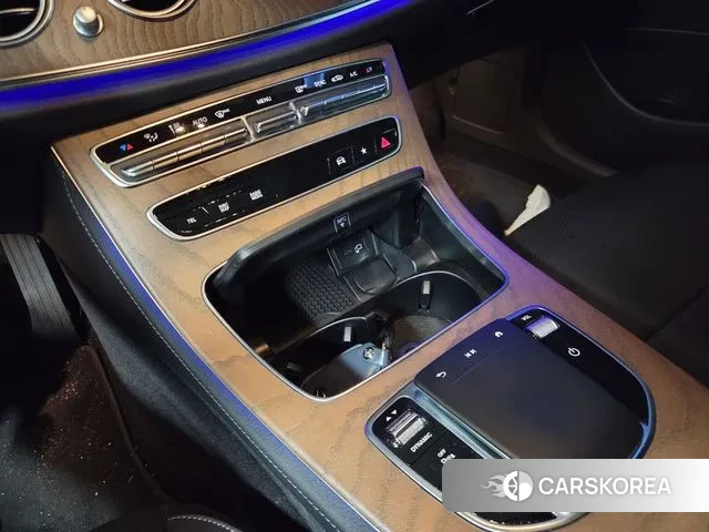 Mercedes-Benz E-Class W213 2022 Белый из Кореи, фото 3