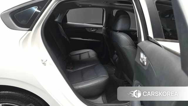Kia The New K3 2nd generation 2021 Белый из Кореи, фото 3