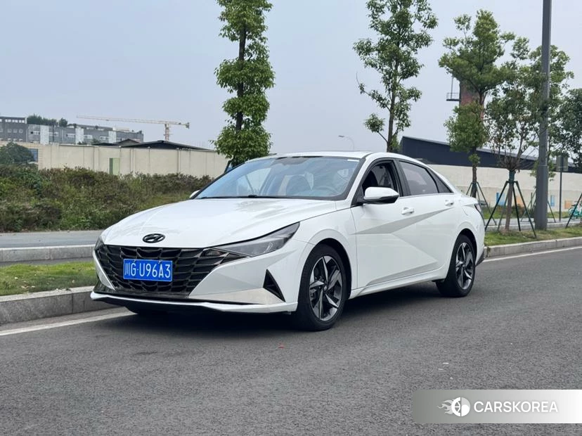 Hyundai Elantra 2022 Белый из Китая, фото 3