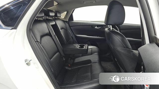 Kia The New K3 2nd generation 2022 Белый из Кореи, фото 3