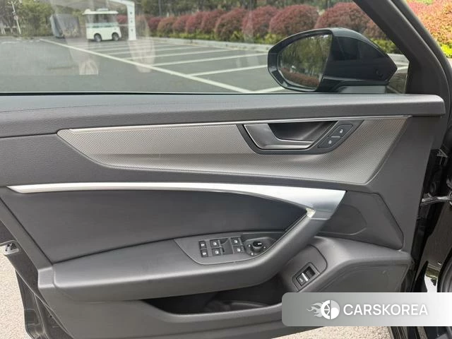 Audi A6L 2022 Черный из Китая, фото 3