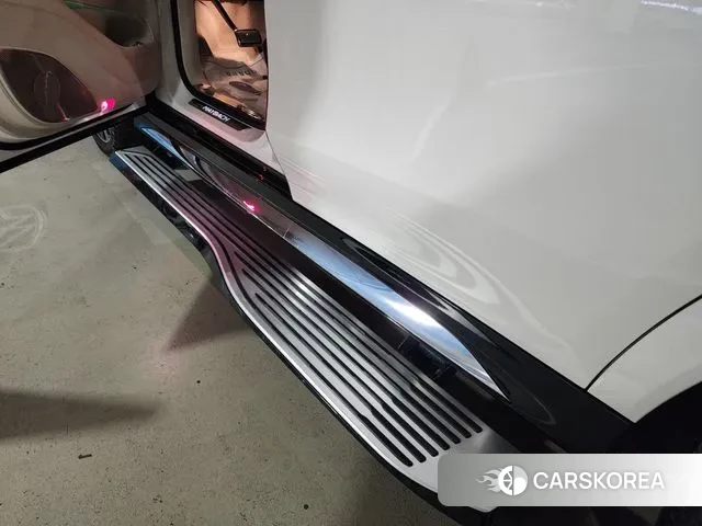 Mercedes-Benz GLS - Class X167 2023 Жемчужный цвет из Кореи, фото 3