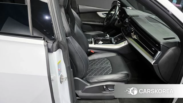 Audi Q8 (4M) 2021 Белый из Кореи, фото 3