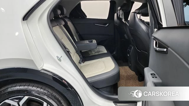 Kia Di Ol Nu Niro 2025 Белый из Кореи, фото 3