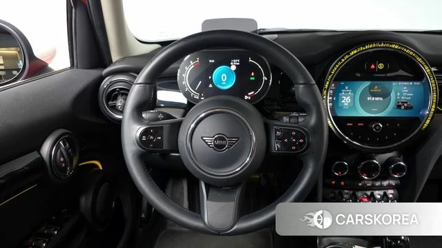 Mini Cooper 2023 Красный из Кореи, фото 3