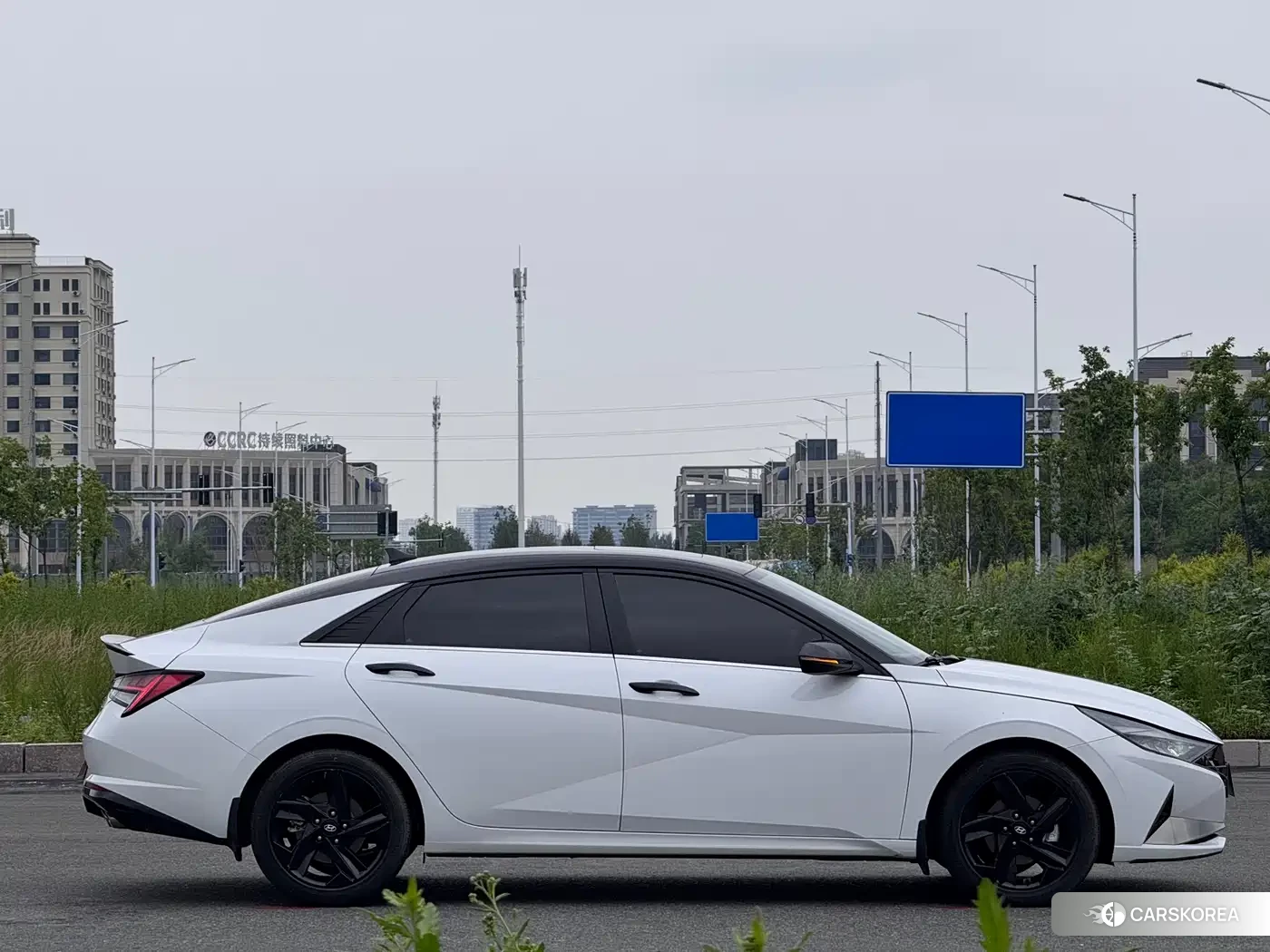 Hyundai Elantra 2023 Белый из Китая, фото 3
