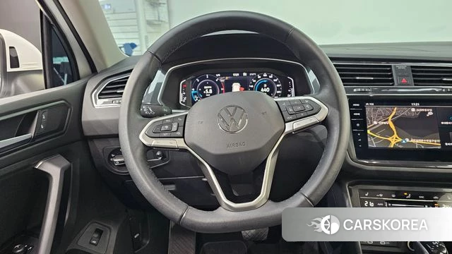 Volkswagen Tiguan second Generation 2024 Белый из Кореи, фото 3