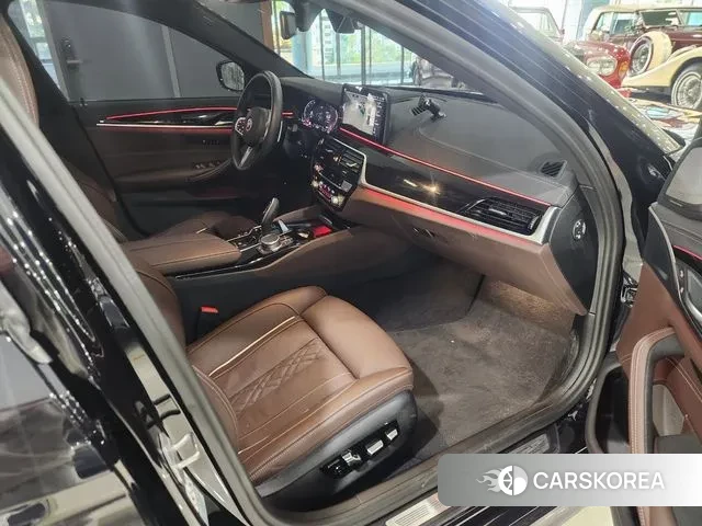 BMW 5 Series (G30) 2023 Черный из Кореи, фото 3