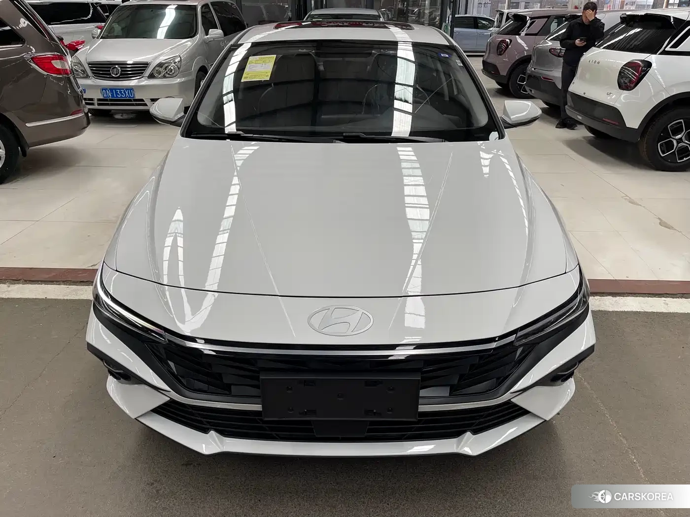 Hyundai Elantra 2026 Белый из Китая, фото 3