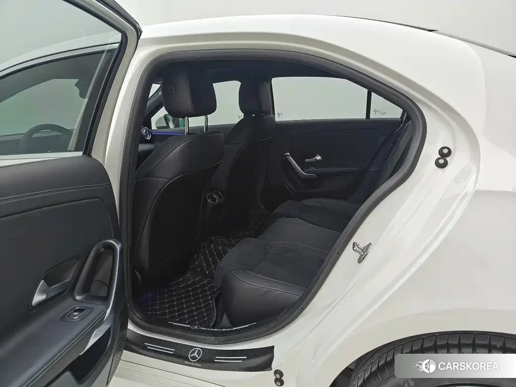 Mercedes-Benz A-Class 2023 Белый из Китая, фото 3