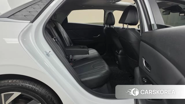 Hyundai The New Avante (CN7) 2024 Белый из Кореи, фото 3