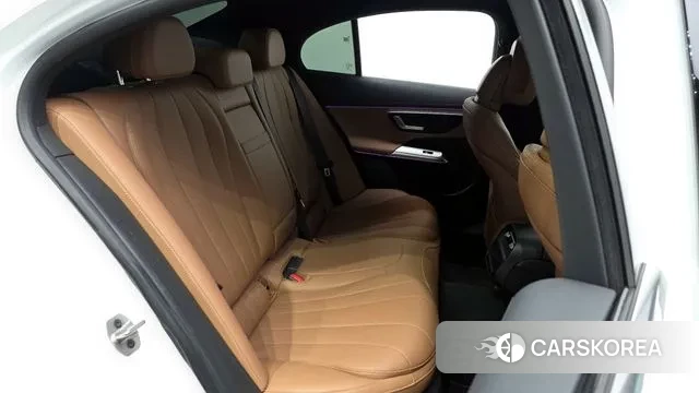 Mercedes-Benz E-Class W214 2025 Белый из Кореи, фото 3