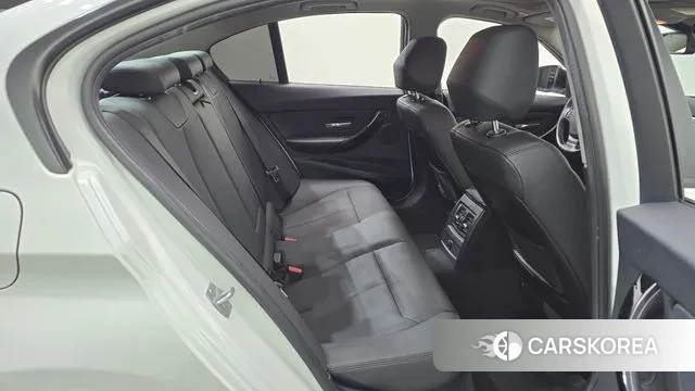 BMW 3 Series (F30) 2018 Белый из Кореи, фото 3