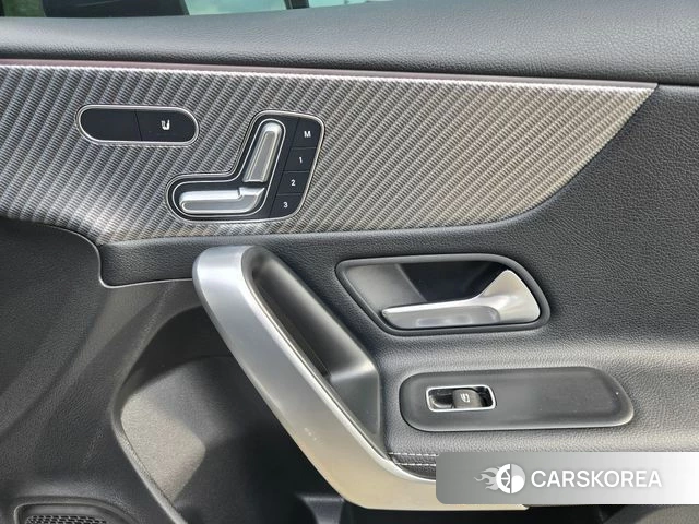 Mercedes-Benz A-Class W177 2024 Черный из Кореи, фото 3