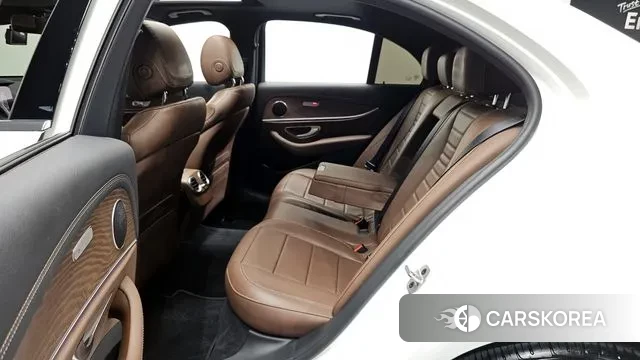 Mercedes-Benz E-Class W213 2021 Белый из Кореи, фото 3