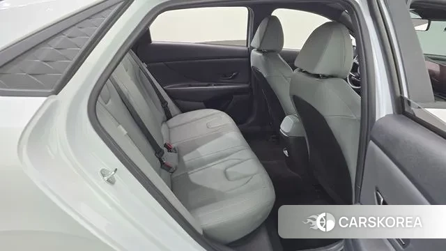 Hyundai The New Avante (CN7) 2023 Белый из Кореи, фото 3