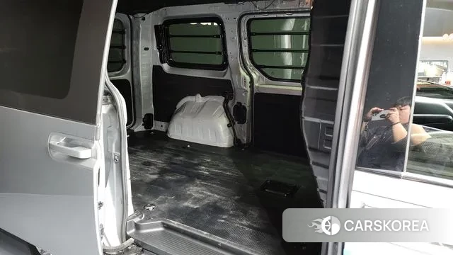 Hyundai Staria 2021 Серебряный из Кореи, фото 3