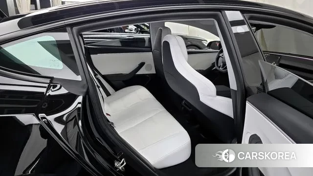 Tesla Model 3 2024 Черный из Кореи, фото 3