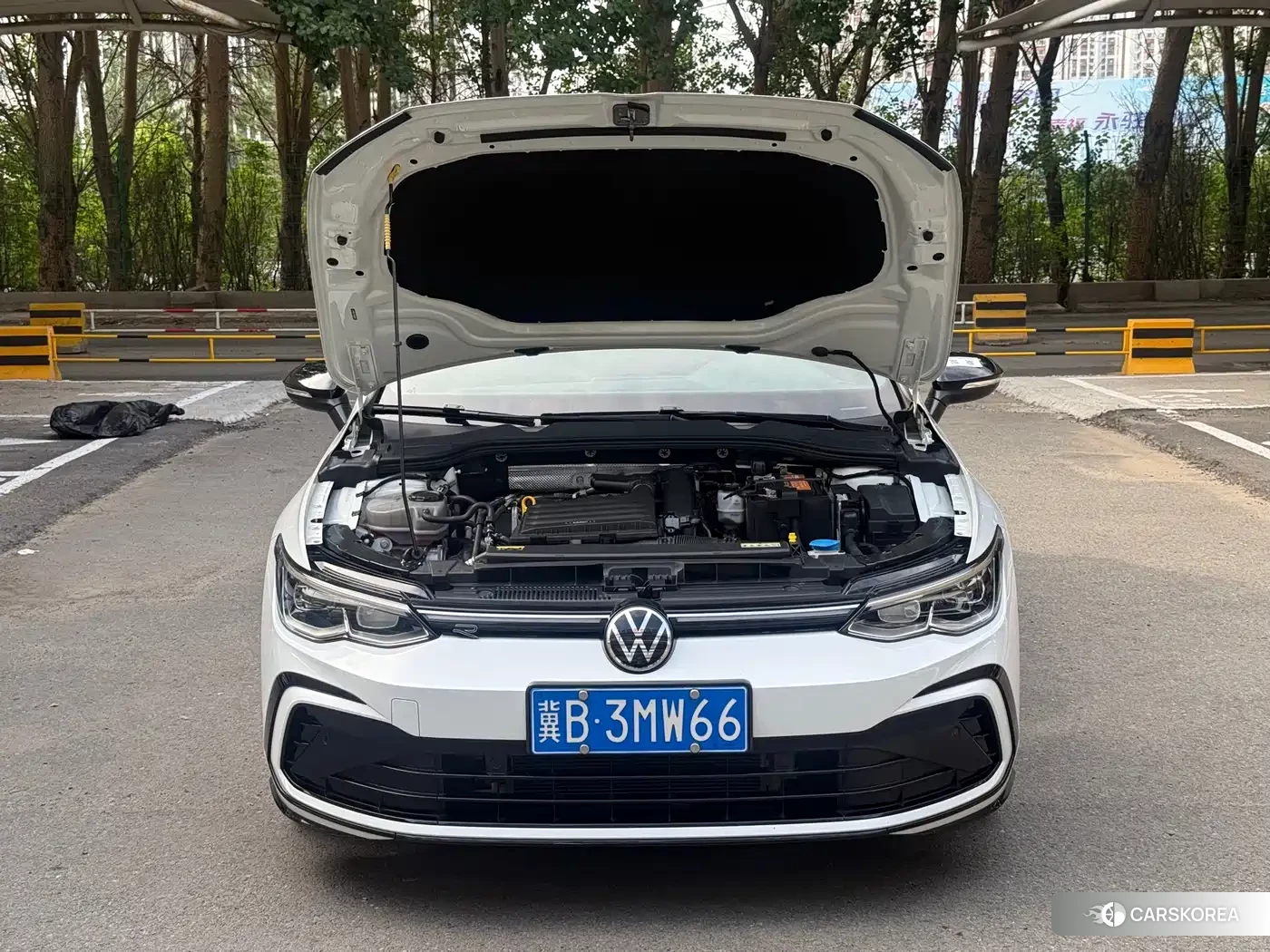 Volkswagen Golf 2022 Белый из Китая, фото 3