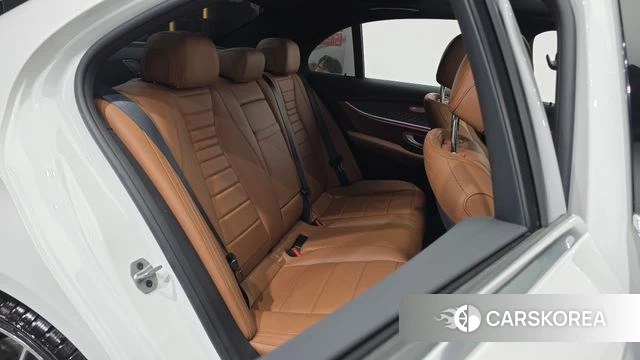 Mercedes-Benz E-Class W213 2021 Белый из Кореи, фото 3