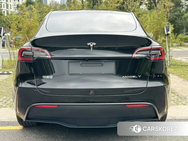 Tesla Model Y 2023 Черный из Китая, фото 3