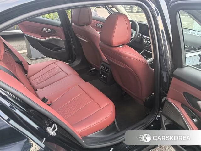 BMW 3 series 2025 Черный из Китая, фото 3