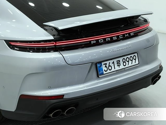 Porsche Panamera (976) 2025 Светло-серебряный цвет из Кореи, фото 3