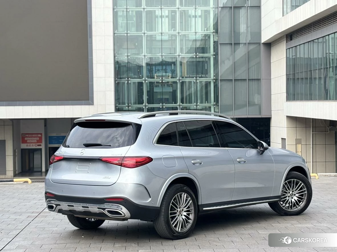 Mercedes-Benz GLC 2023 Серебристо-серый из Китая, фото 3