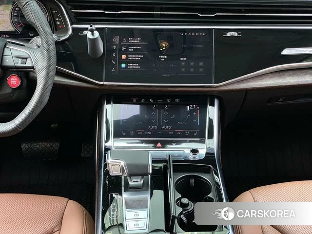 Audi Q7 2021 Черный из Китая, фото 3