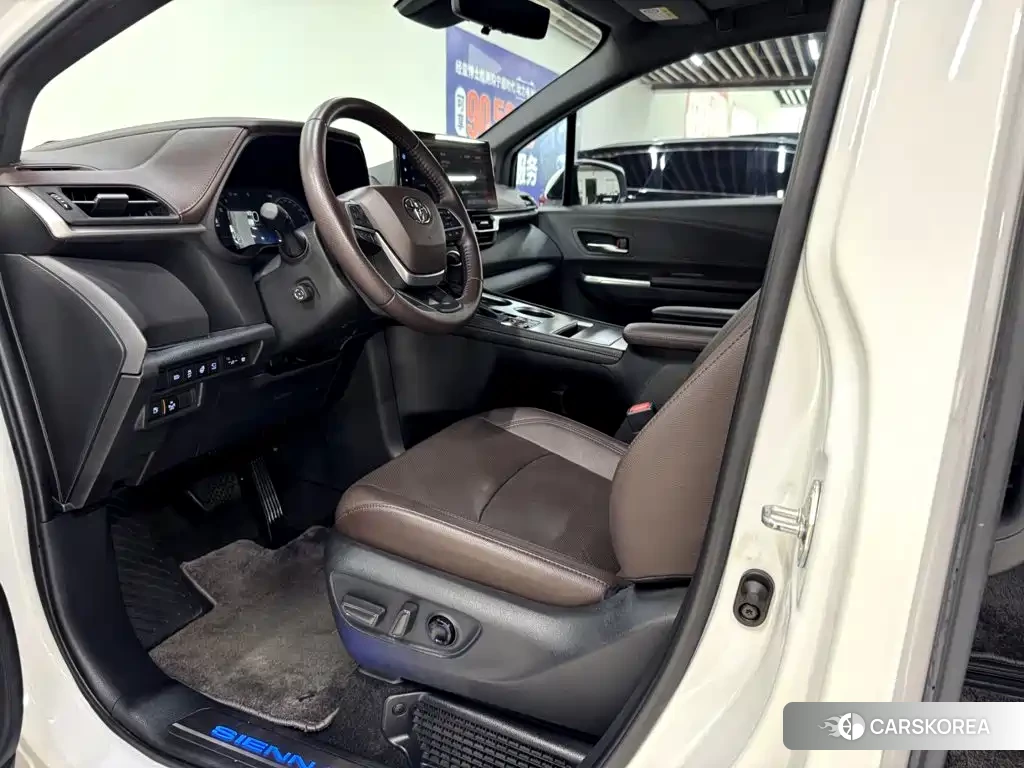 Toyota Sienna 2022 Белый из Китая, фото 3