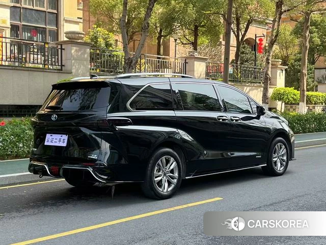 Toyota Saina 2023 Черный из Китая, фото 3