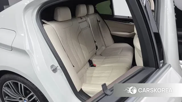 BMW 5 Series (G30) 2019 Белый из Кореи, фото 3