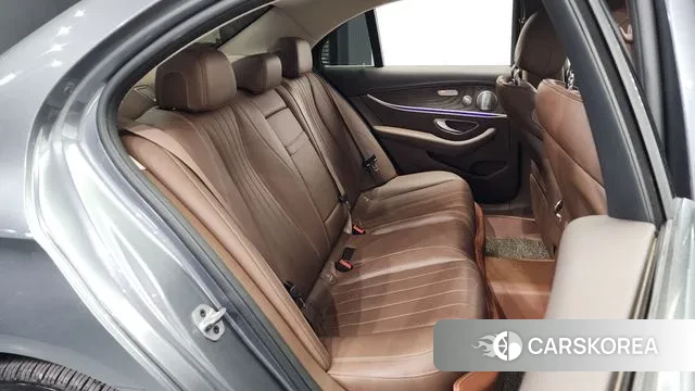 Mercedes-Benz E-Class W213 2018 Серый из Кореи, фото 3