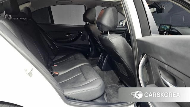 BMW 3 Series (F30) 2018 Белый из Кореи, фото 3