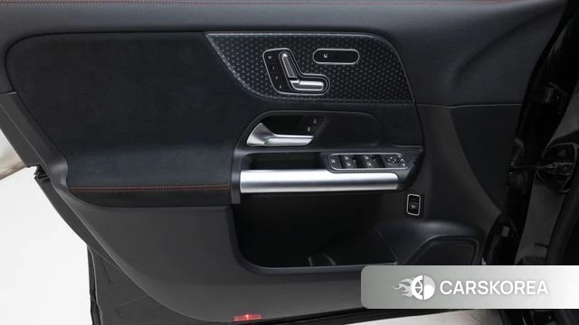 Mercedes-Benz GLA - Class H247 2025 Черный из Кореи, фото 3